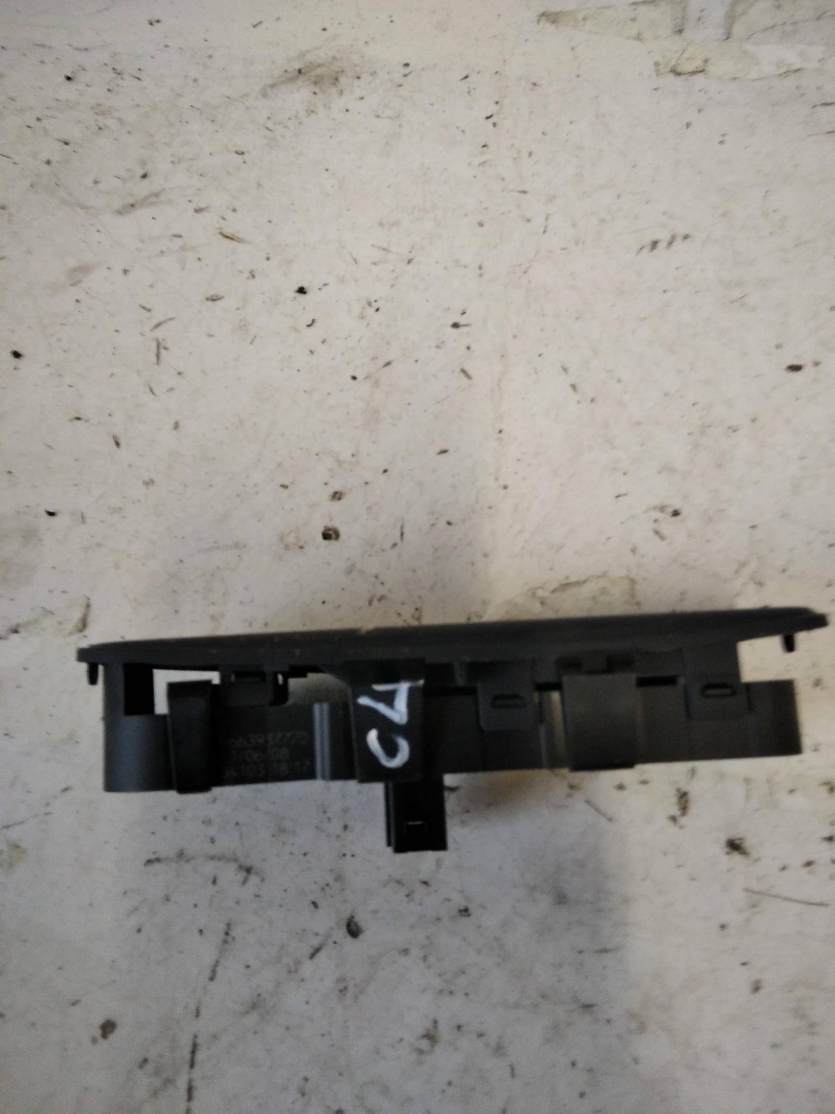 Interruttore alzacristalli porta ant.